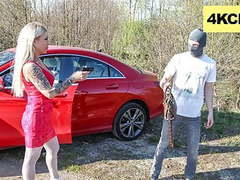 UhFuck presents: Mugger fucking with the wrong granny