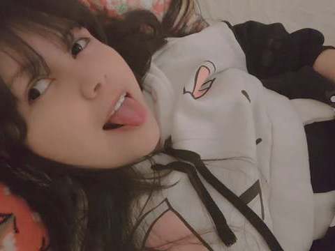 UhFuck presents: Amateur teen humping pillow, big ass and tight little pussy - hana lily