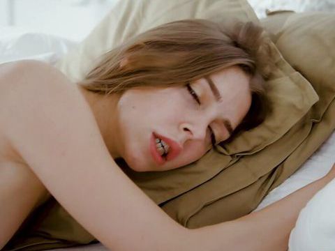 UhFuck presents: 5kteens petite mary popiense stretched out