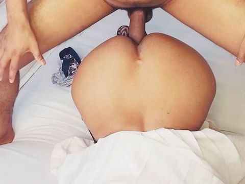 UhFuck presents: Javan desi tight chut girlfriend ko oyo bula kar full chudai maze liya hindi indian mms
