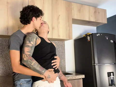 UhFuck presents: Colombian boy shows how to take a huge cock - enriquemudu & milky_santy