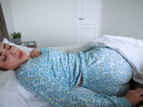 UhFuck presents: My whore step mom wakes me up in the best way she knows!